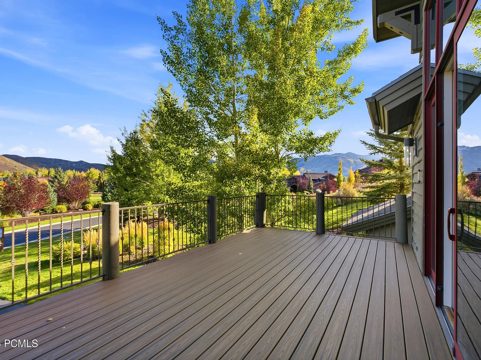 4 bed, 4.5 bath, 3345 sqft, $7,500 — Photo 4