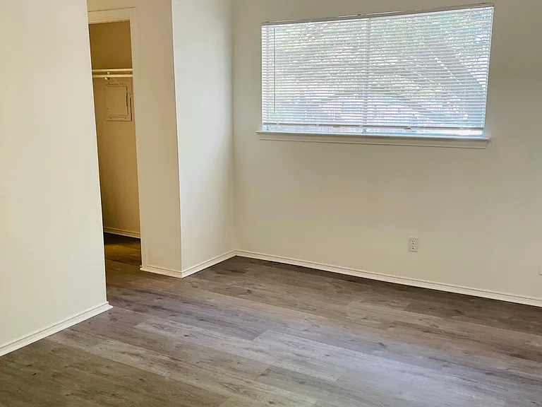 5612 Marina Dr — Photo 14