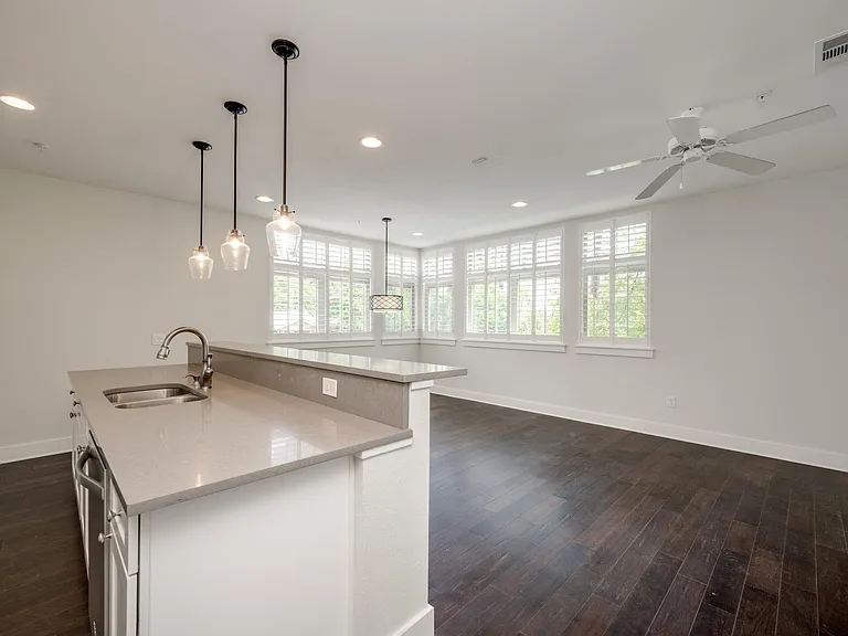 908 Nueces St #12 — Photo 9