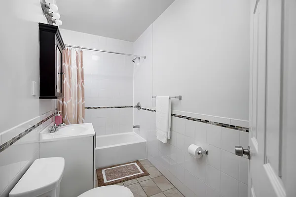 Rented by MyNyHousing | media 12