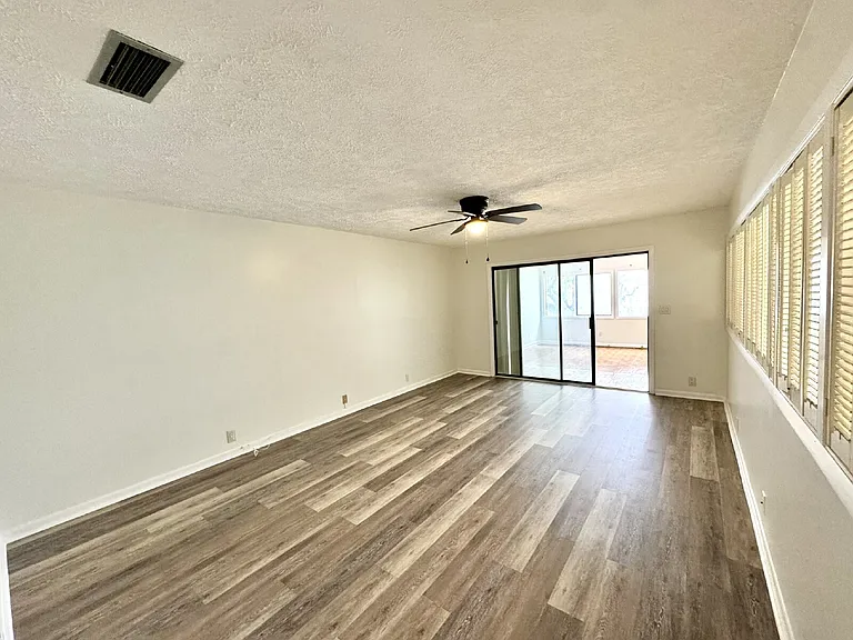300 Cherry St #4 — Photo 14