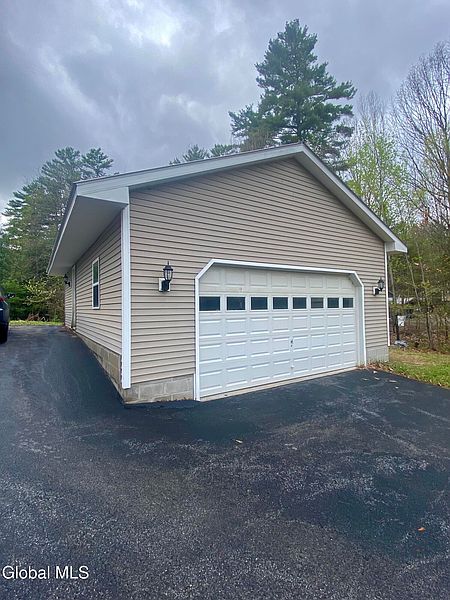 4th image of 504 Angel Road