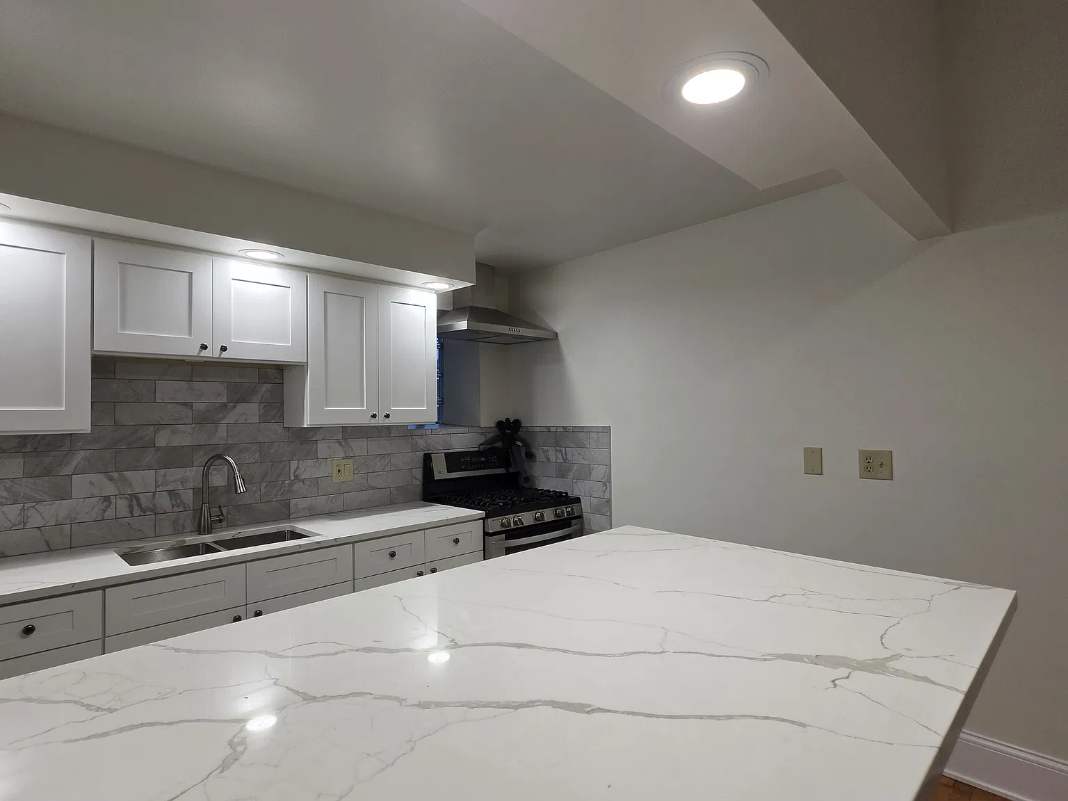 2 bed, 1250 sqft, $2,000 — Photo 4