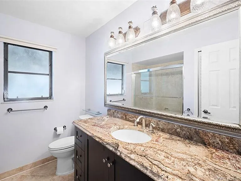 3074 NE Loquat Ln — Photo 18