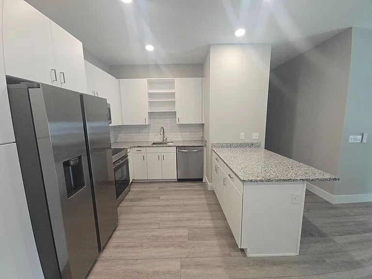 701 Bates Ave SW — Photo 9