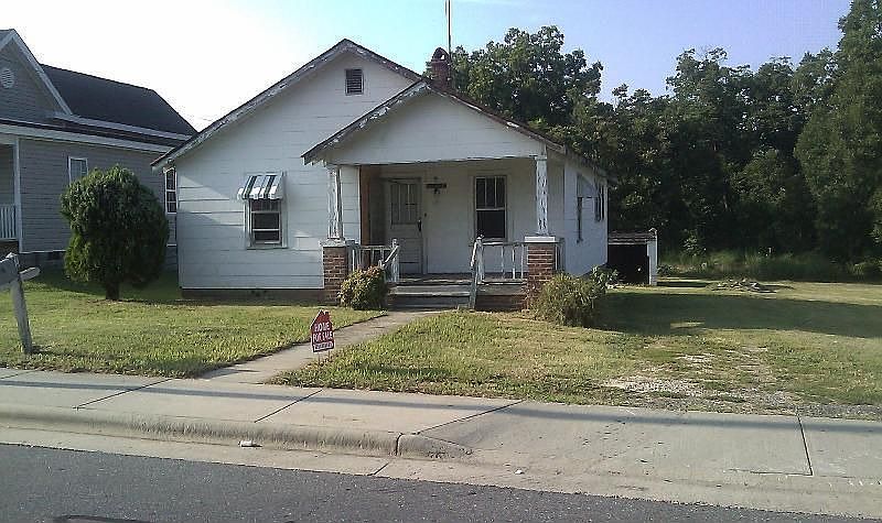 1st image of 812 Lindsey St