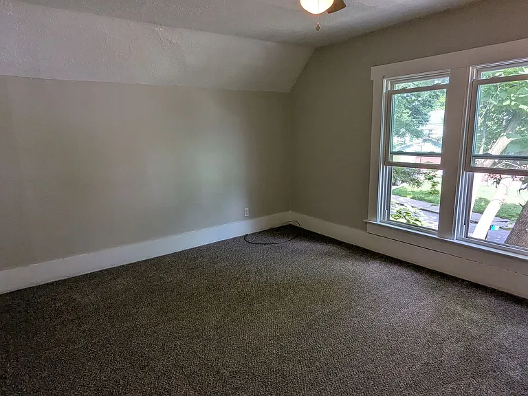 1447 Shriver Ave NE — Photo 12