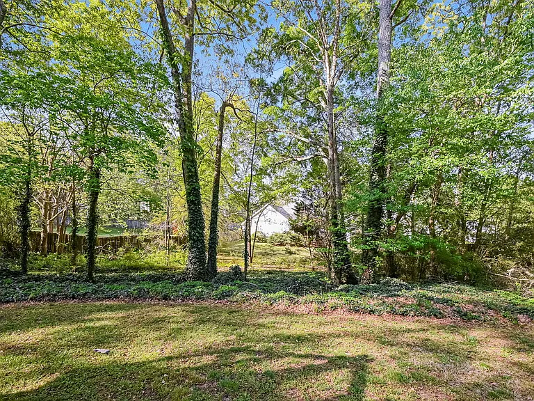 1655 Bramlett Blvd — Photo 18