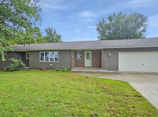 10203 Mark Rd, Cedar Falls, IA 50613