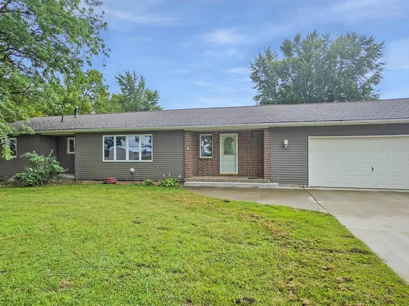 10203 Mark Rd, Cedar Falls, IA 50613
