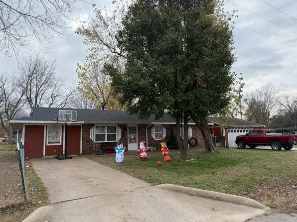 1003 8th Ave NW, Miami, OK 74354