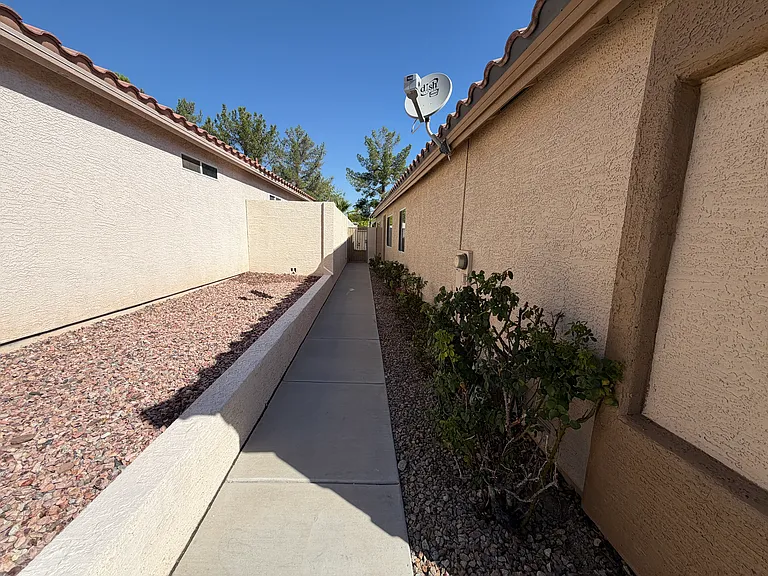 2108 Sunset Vista Ave — Photo 25