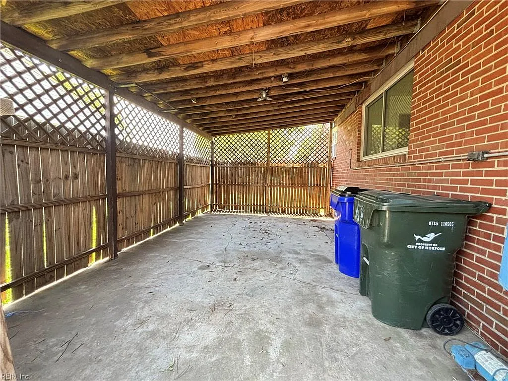 3 bed, 2.0 bath, 1380 sqft, $1,895 — Photo 2