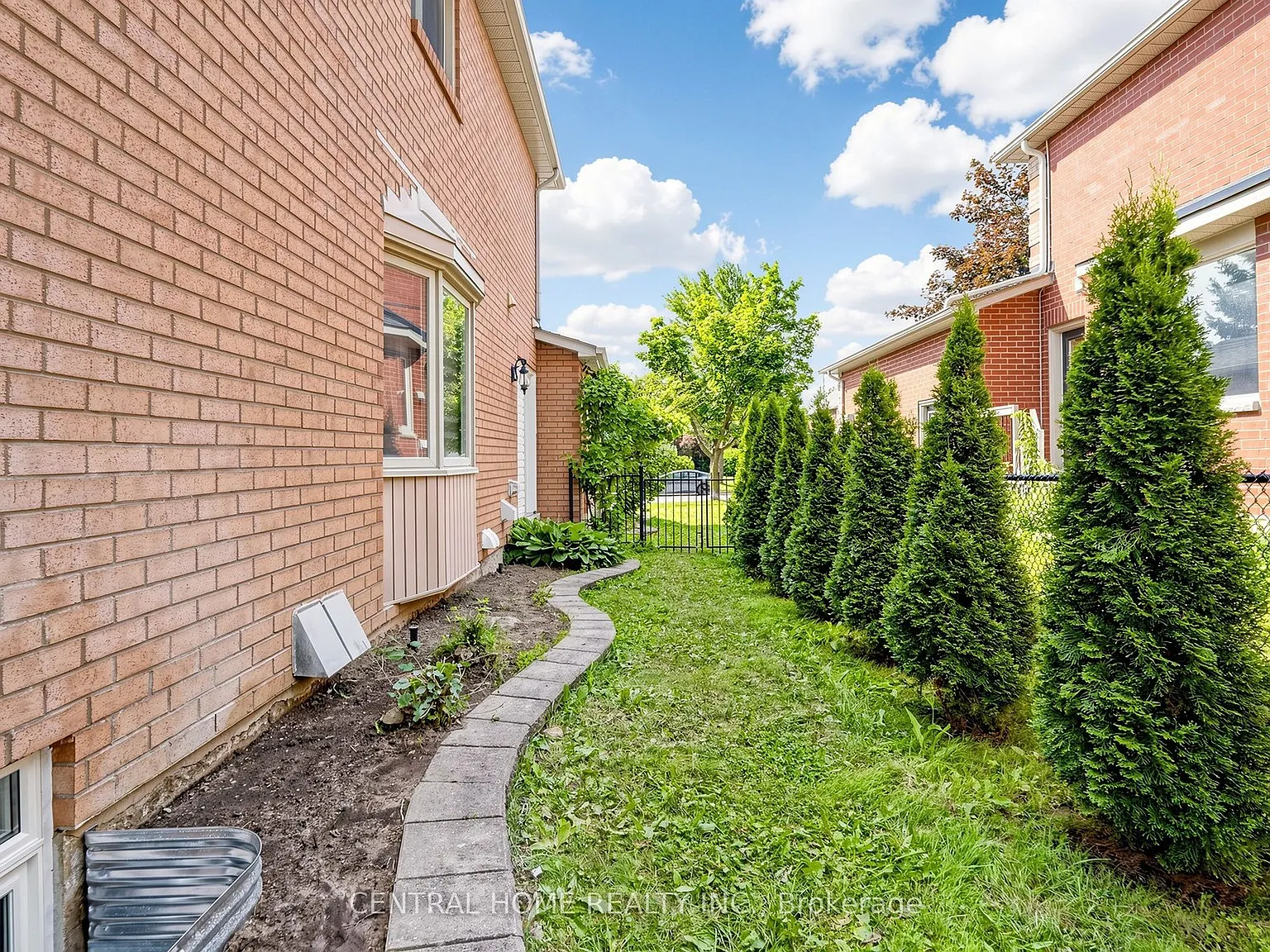 1 bed, $1,548 — Photo 3