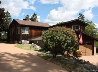 5048 Rochester Rd, Leonard, MI 48367