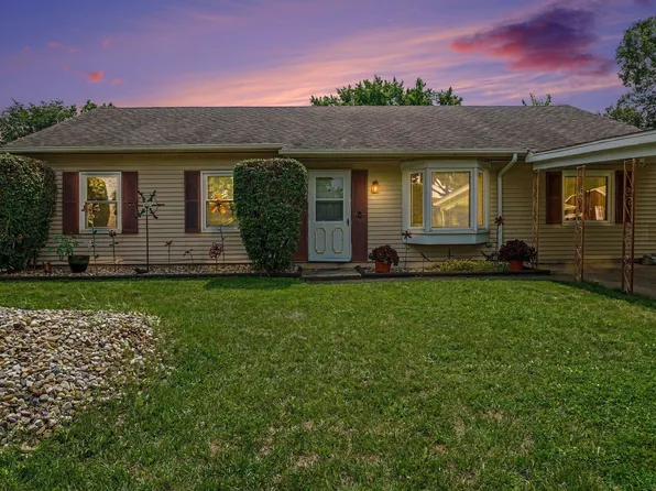 1348 Viking Dr, South Bend, IN 46628