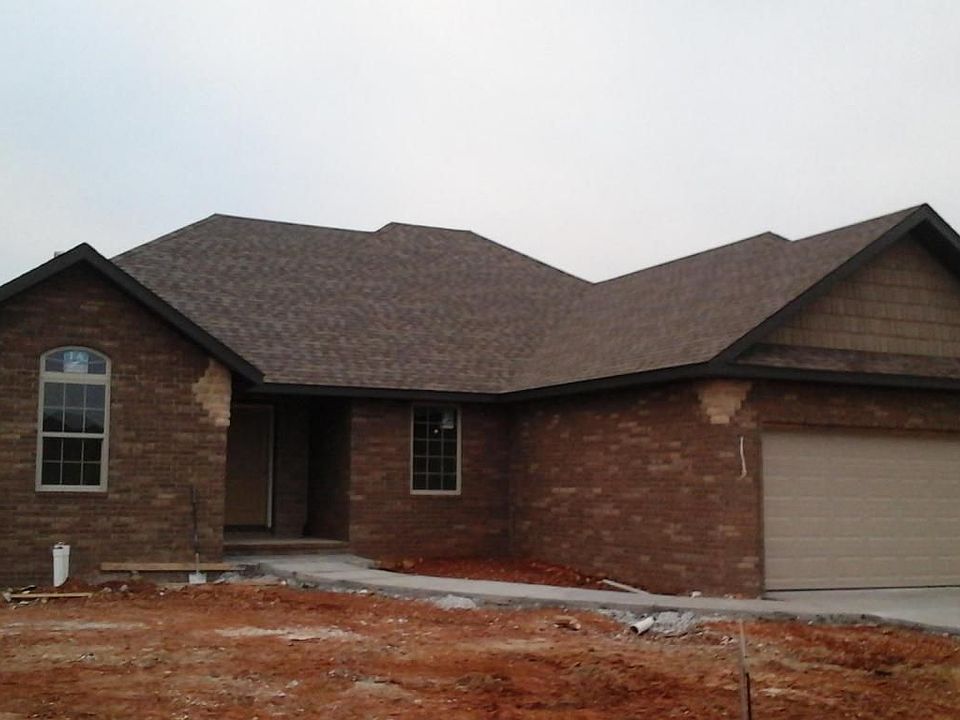 2nd image of 607 N Galileo Dr