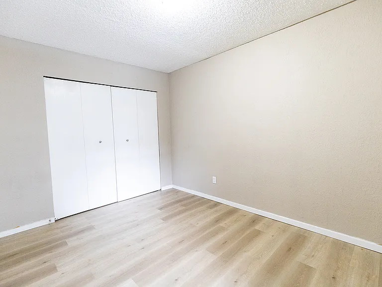 707 57th Ave SW — Photo 8