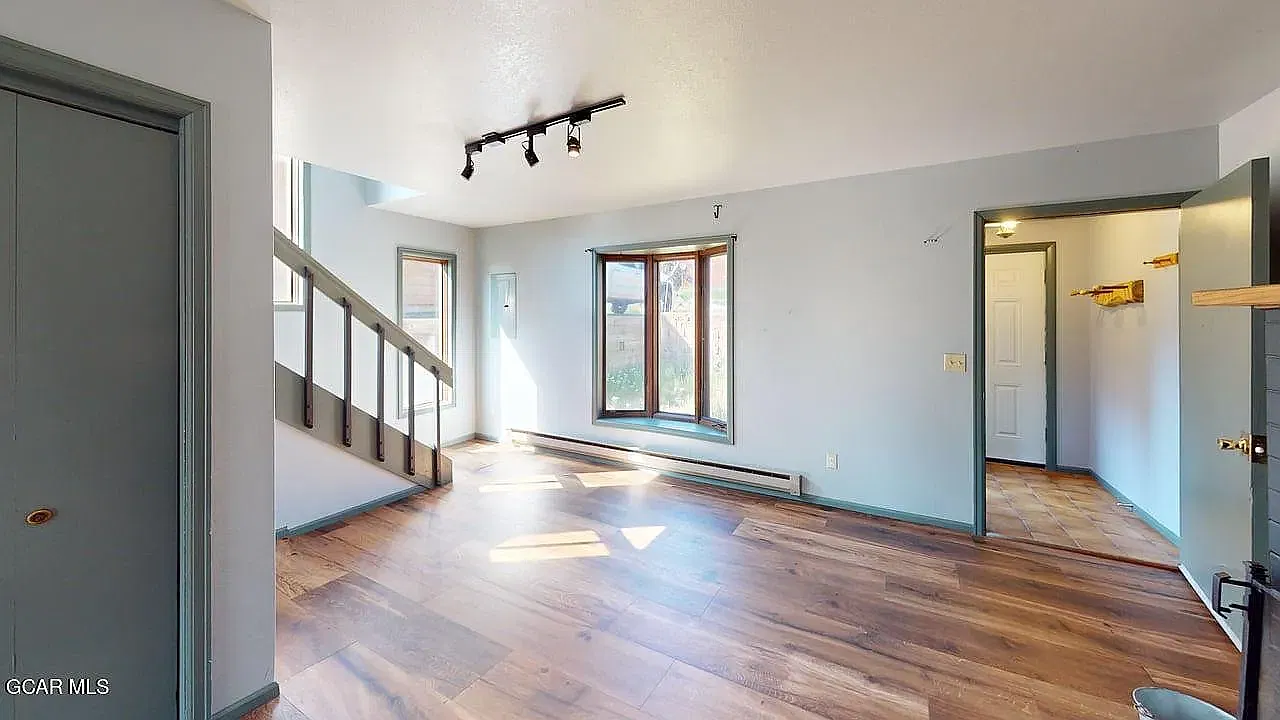 2 bed, 972 sqft, $2,400 — Photo 4