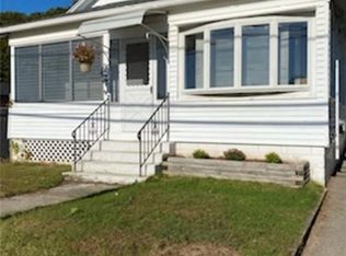 27 Fenwood Ave, Smithfield, RI 02917