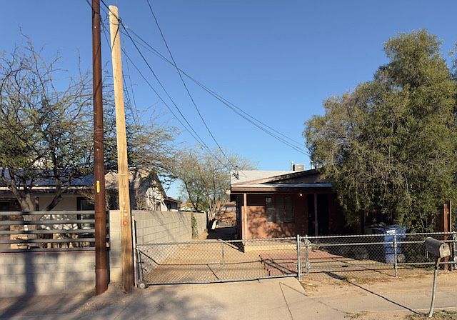 1st image of 3635 S Bronson Ave #3635