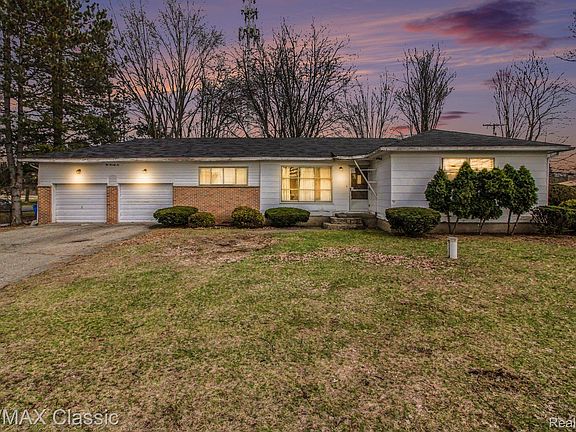 2nd image of 1076 Benstein Rd