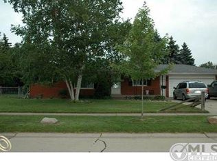 8832 Independence Dr, Sterling Heights, MI 48313
