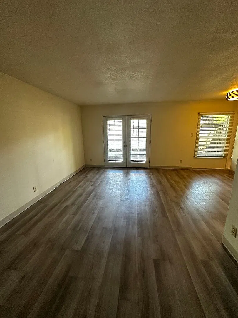 628 Ferry St SW Apartments — Photo 3