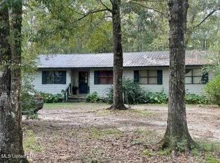 1295 Beaver Creek Rd, Lucedale, MS 39452