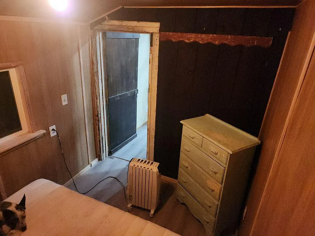 1 bed, 400 sqft, $1,200 — Photo 3