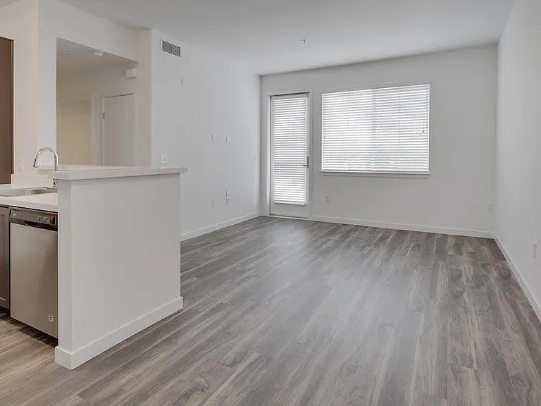 Deer Creek Apartments — Photo 16