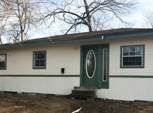 1160 Van Zandt St, Paris, TX 75460