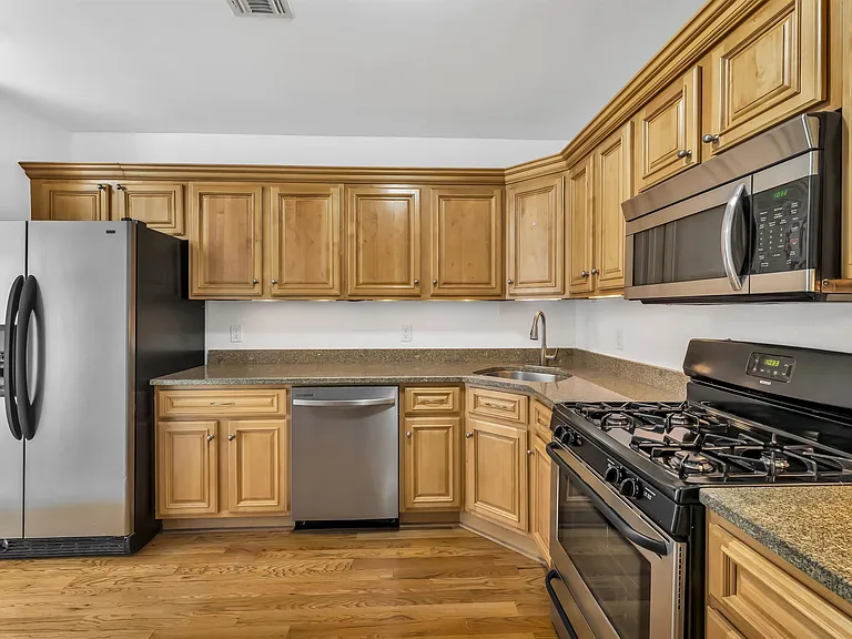605 New York Ave #604 — Photo 7