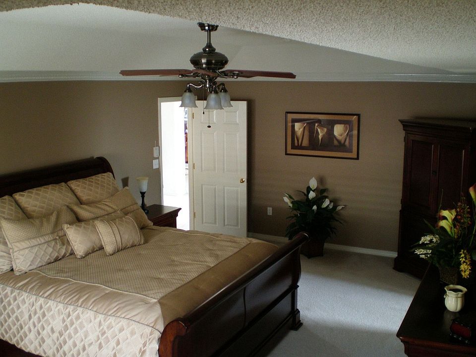 1st image of 2302 Heritage Cir