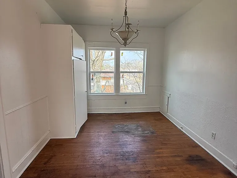 202 College St — Photo 9