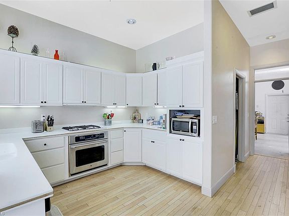 2nd image of 20801 Groveline Ct