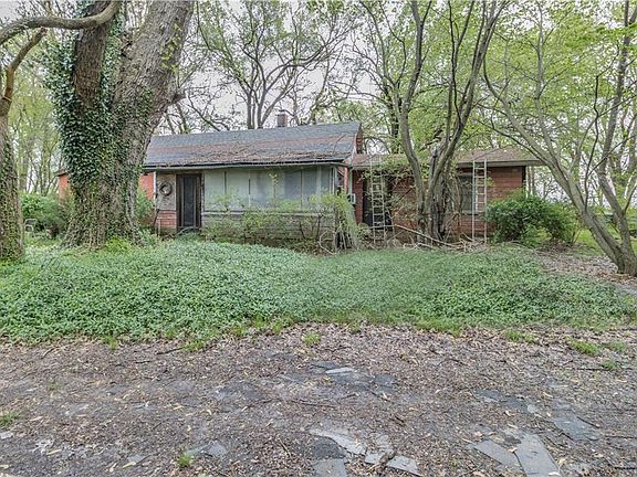 3rd image of 1200 Wild Rose Ln