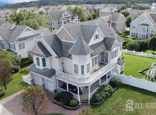 26 Lighthouse Dr, South Amboy, NJ 08879