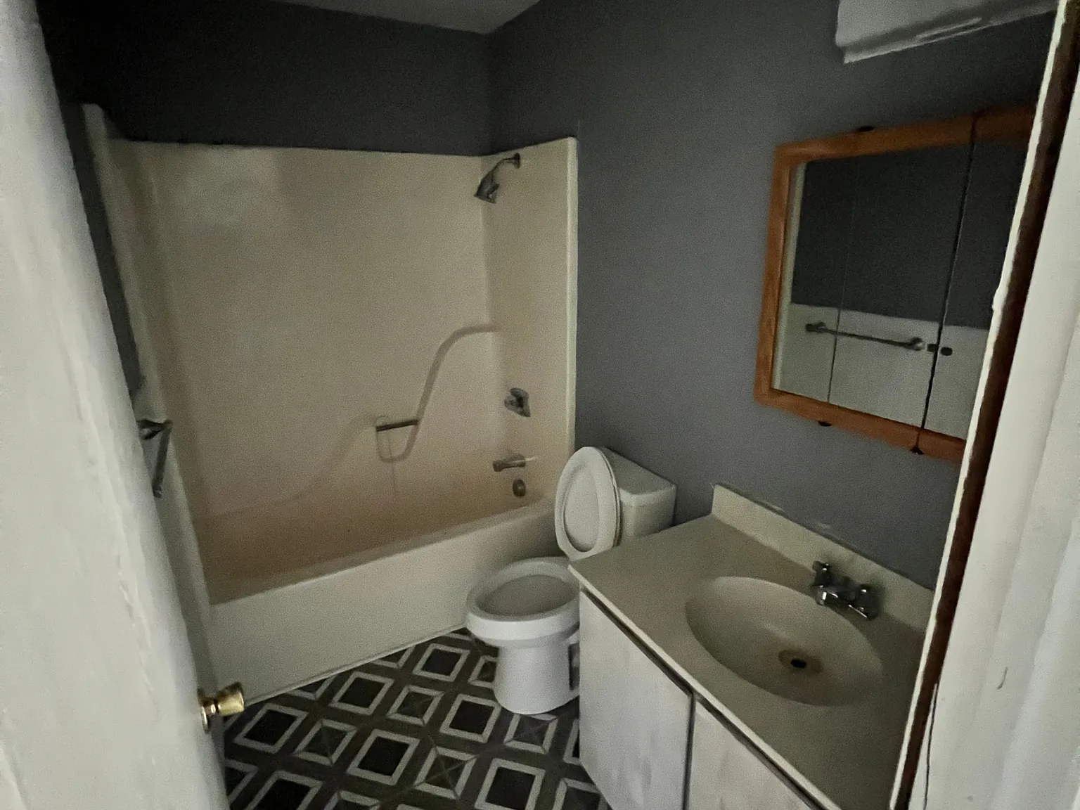 2 bed, 1.5 bath, $1,000 — Photo 2