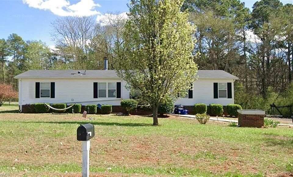 1st image of 43776 Cypress Crossing Rd