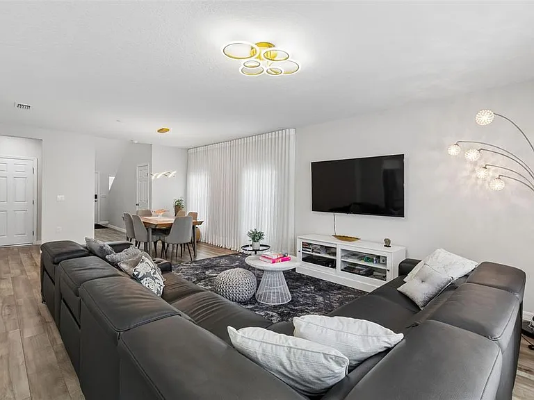 4023 Gardenia Ave — Photo 10