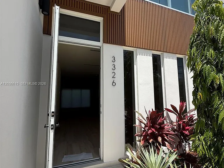 3326 Elizabeth St — Photo 6