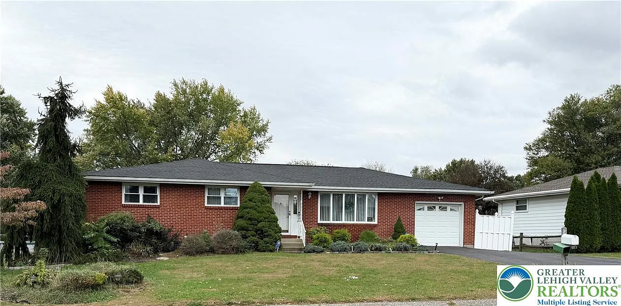 3973 Kenrick Dr photo 1