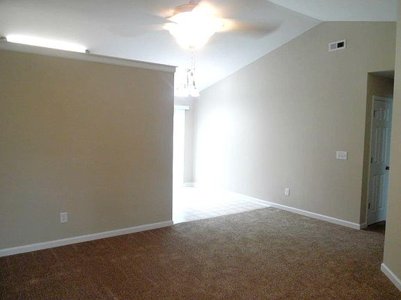 4th image of 144 Ashbury Park Ln