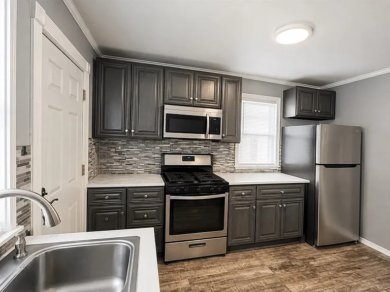 247 Sycamore St — Photo 3