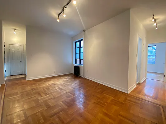 Rented by Lang Realty LLC | media 2