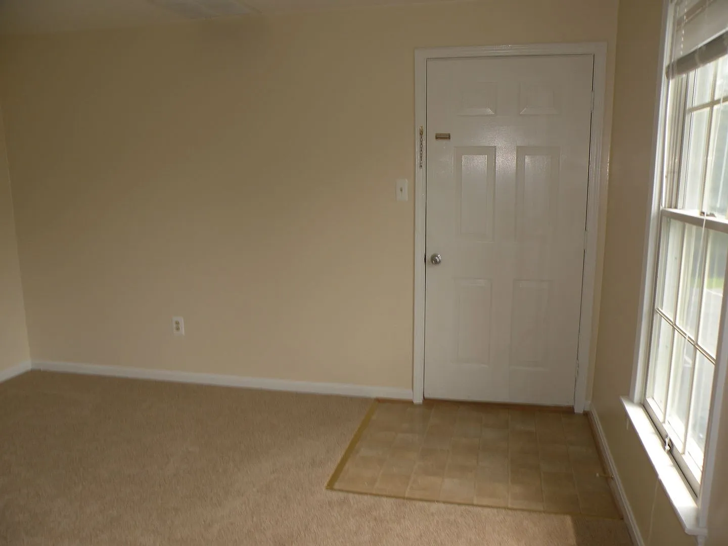 7 Mosby Court — Photo 3
