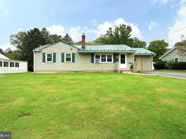 158 Mack Ave, Pleasant Gap, PA 16823
