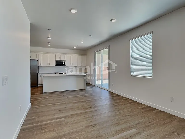 13145 N Mustang Crossing Rd — Photo 5