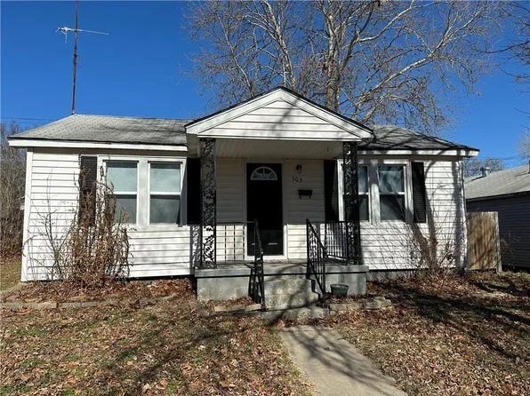 303 W Hickory St, El Dorado Springs, MO 64744